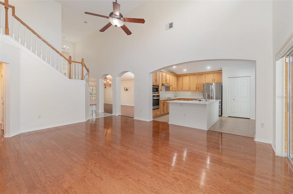 729 Strihal Loop Oakland, FL 34787 - Photo 10 of 33