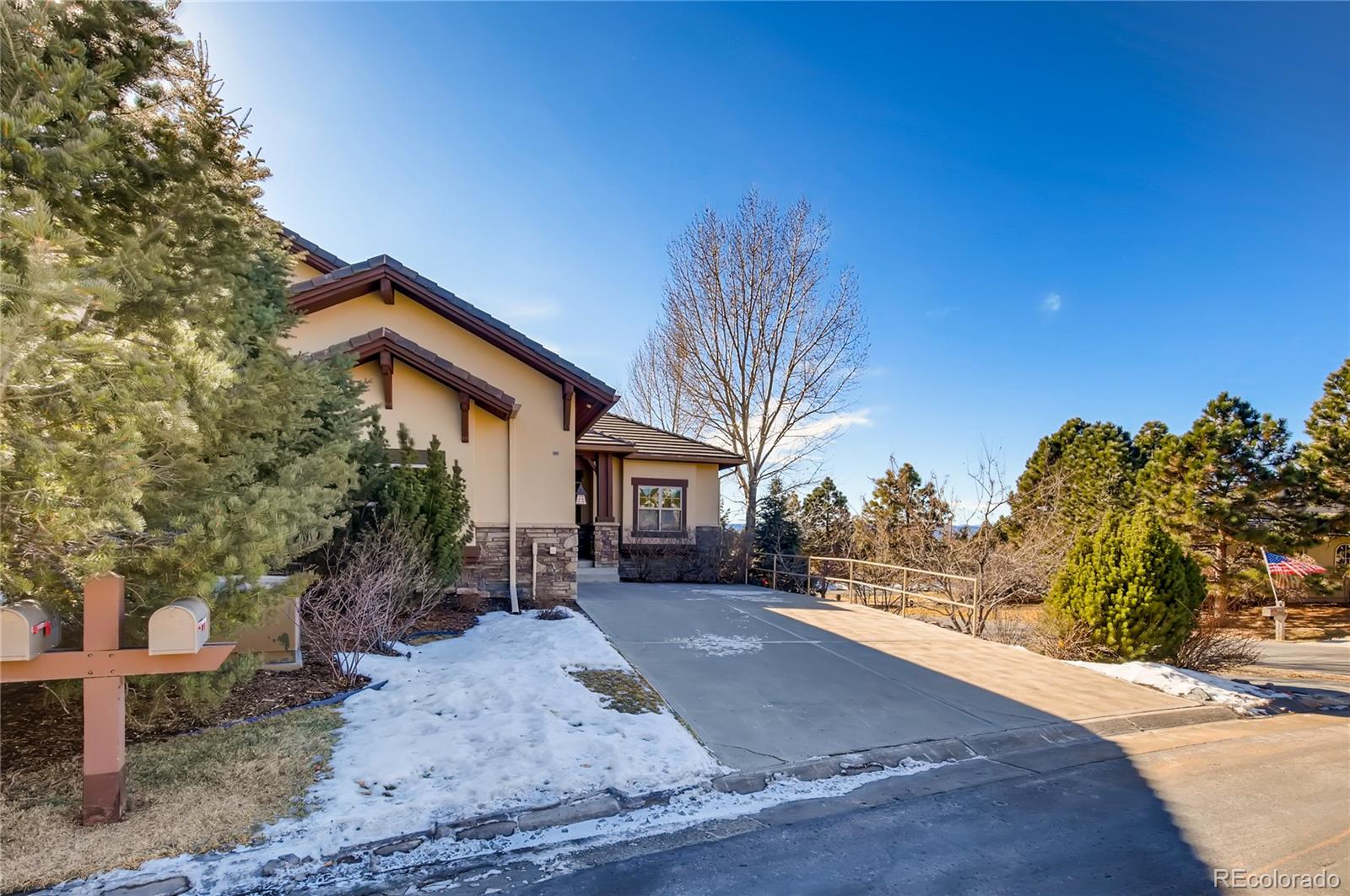 4356 Chateau Ridge Road Castle Rock, CO 80108 - Photo 4 of 27 Gallery Image 4