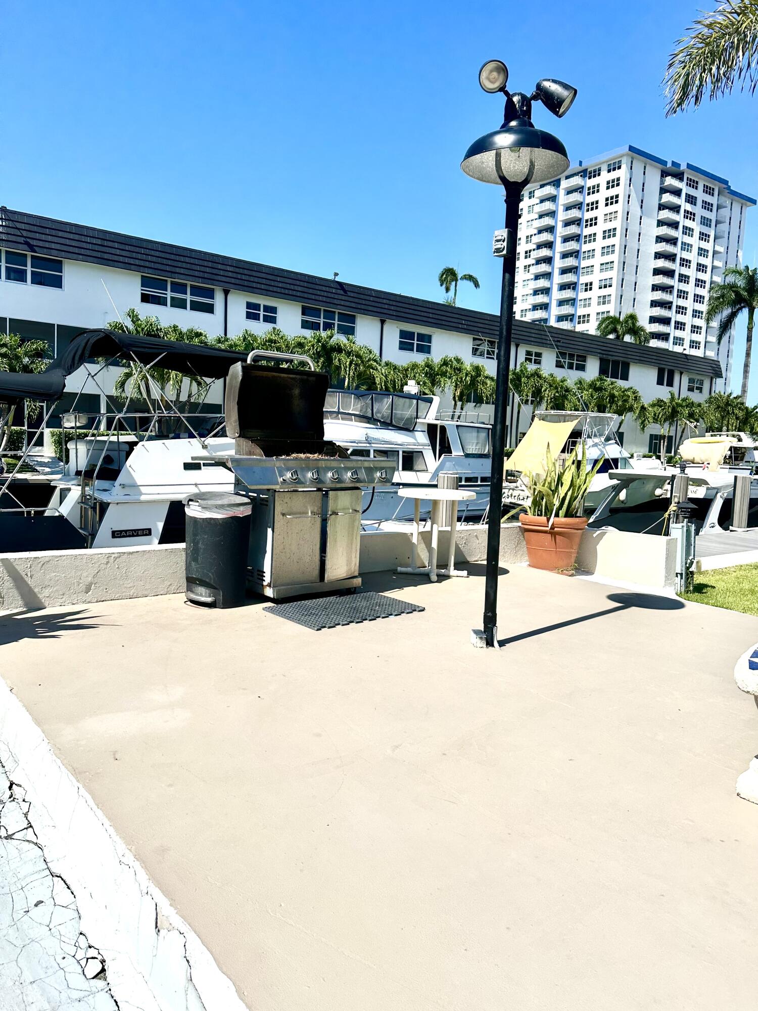901 North Birch Road, Unit A2 Fort Lauderdale, FL 33304 - Photo 24 of 32 MC BARBACUE AREA