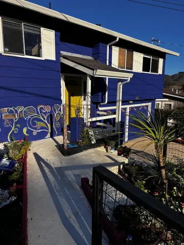 a view of appliances