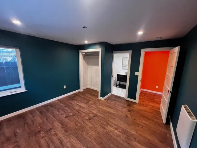 a view of empty room with window