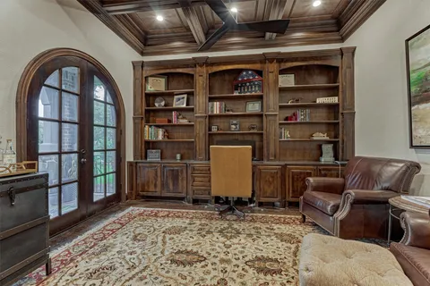 $1,900,000 | 66 South Player Manor Circle, The Woodlands, TX 77382