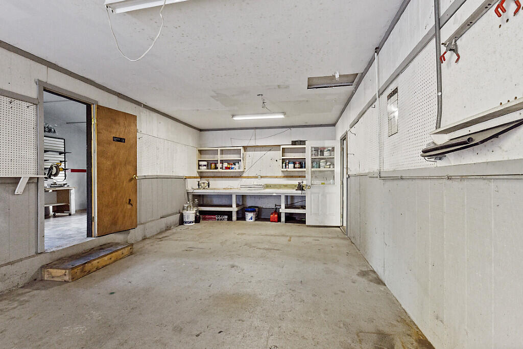 413 North Pond Road Winslow, ME 04901 - Photo 38 of 52 40 garage