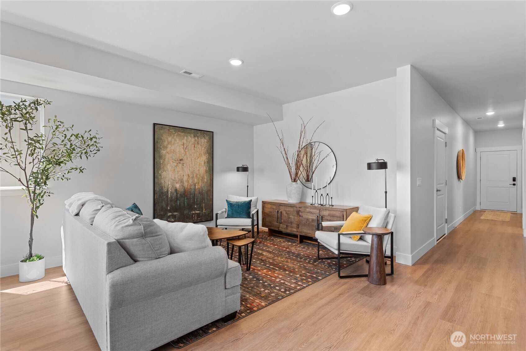 1030 Finch Lane, Unit A1 Wenatchee, WA 98801 - Photo 6 of 28 a living room with furniture