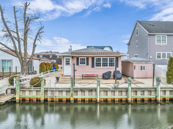 $650,000 | 126 Royal Drive, Brick, NJ 08723