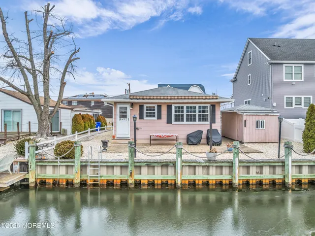 $650,000 | 126 Royal Drive, Brick, NJ 08723
