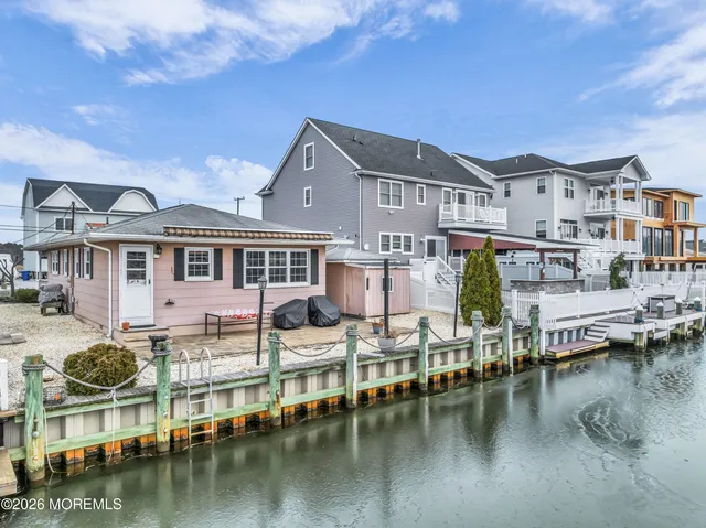 $650,000 | 126 Royal Drive, Brick, NJ 08723