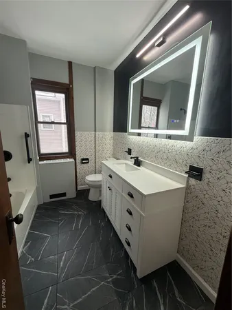 $2,500 | 173 Mansion Street, Unit 2, Poughkeepsie, NY 12601