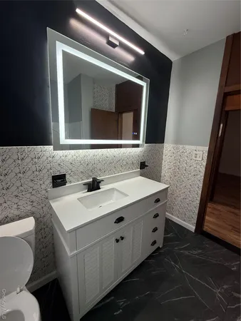$2,500 | 173 Mansion Street, Unit 2, Poughkeepsie, NY 12601