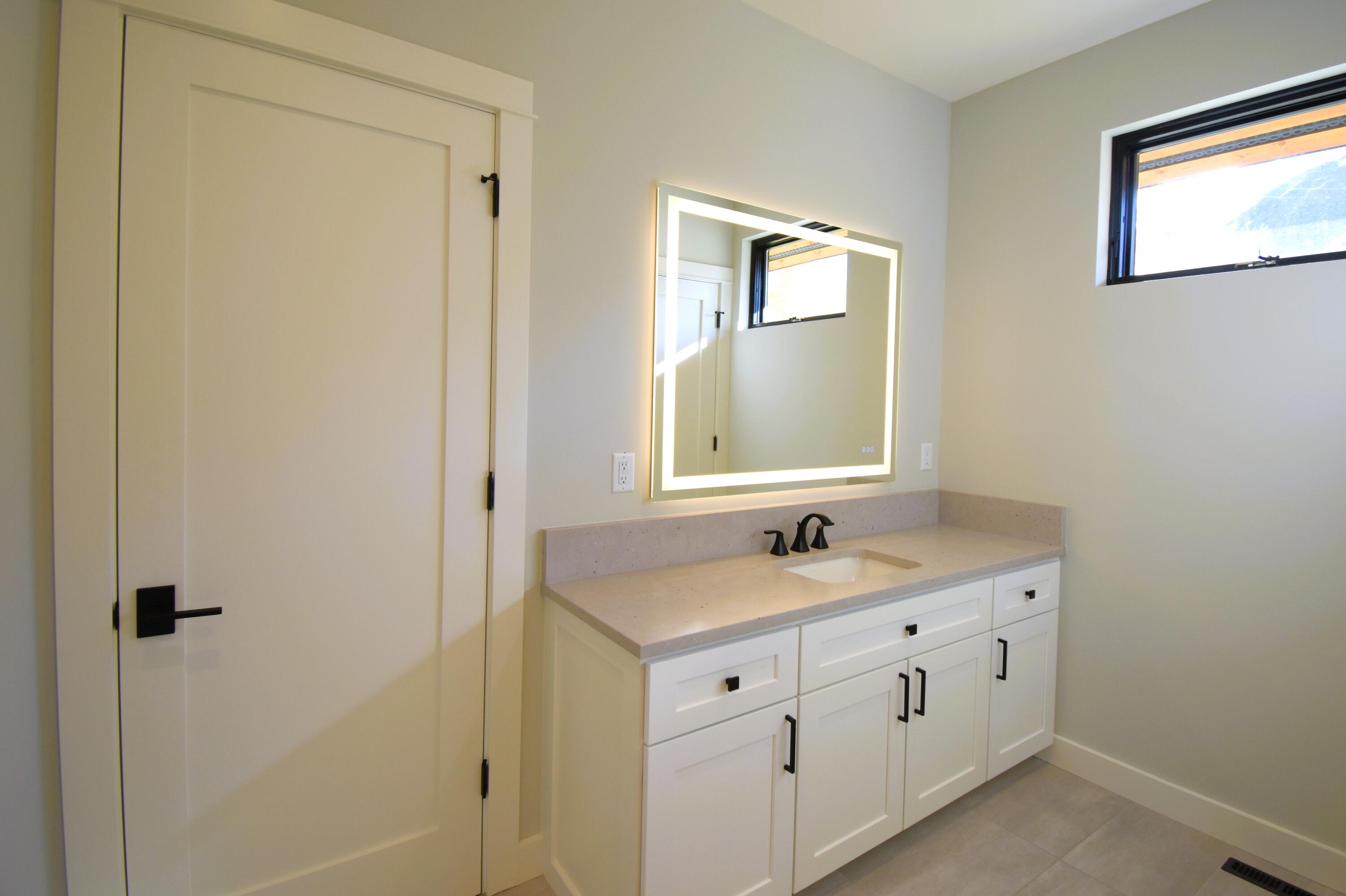 1410 Silver Star Drive Hailey, ID 83333 - Photo 19 of 21 Guest Bath