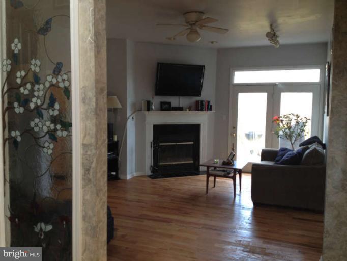 892 Laurel Grove Road Winchester, VA 22602 - Photo 3 of 25 Family Room