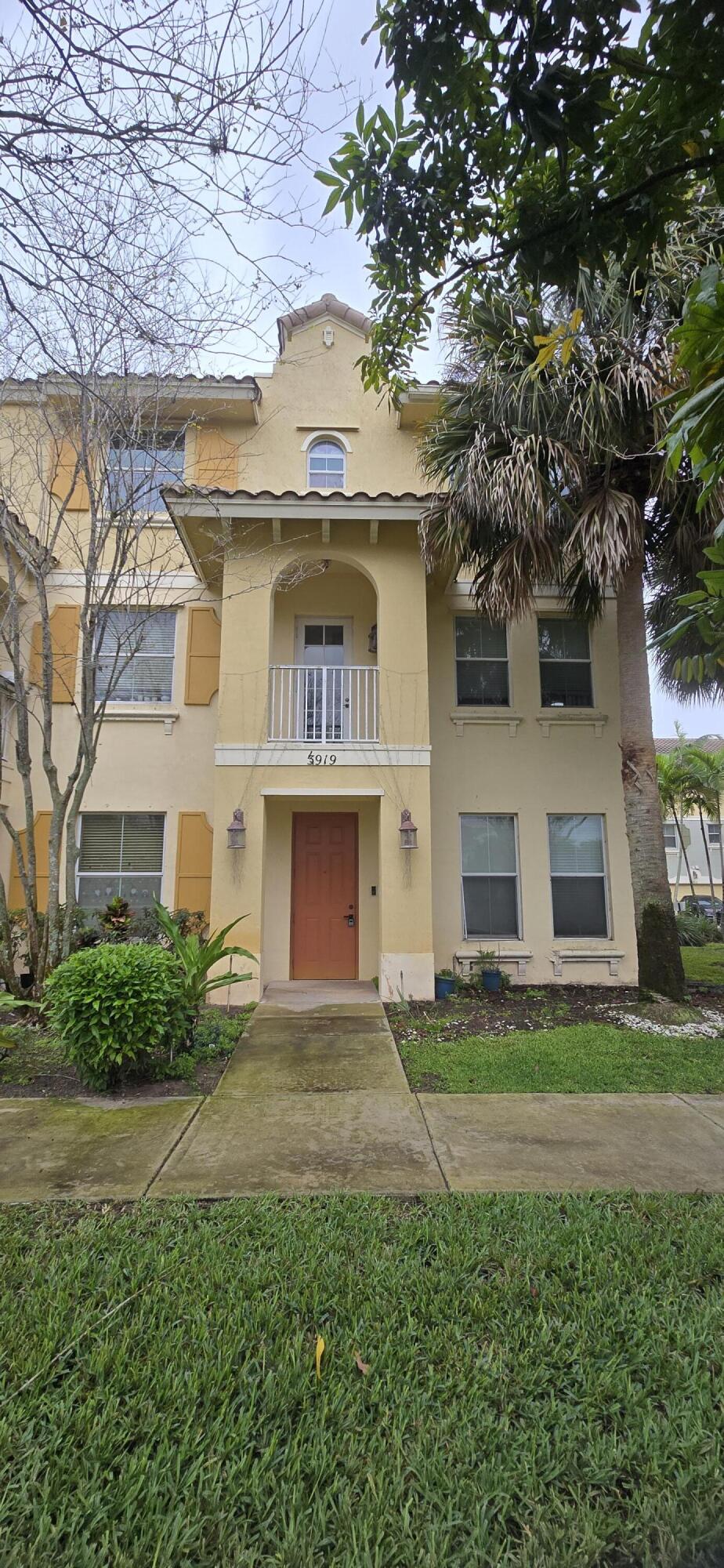 3919 Passion Flower Road Coconut Creek, FL 33073 - Photo 11 of 21 20260318_173624