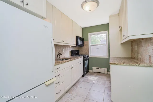 $205,000 | 20 Stratford Avenue, Unit A | Grymes Hill