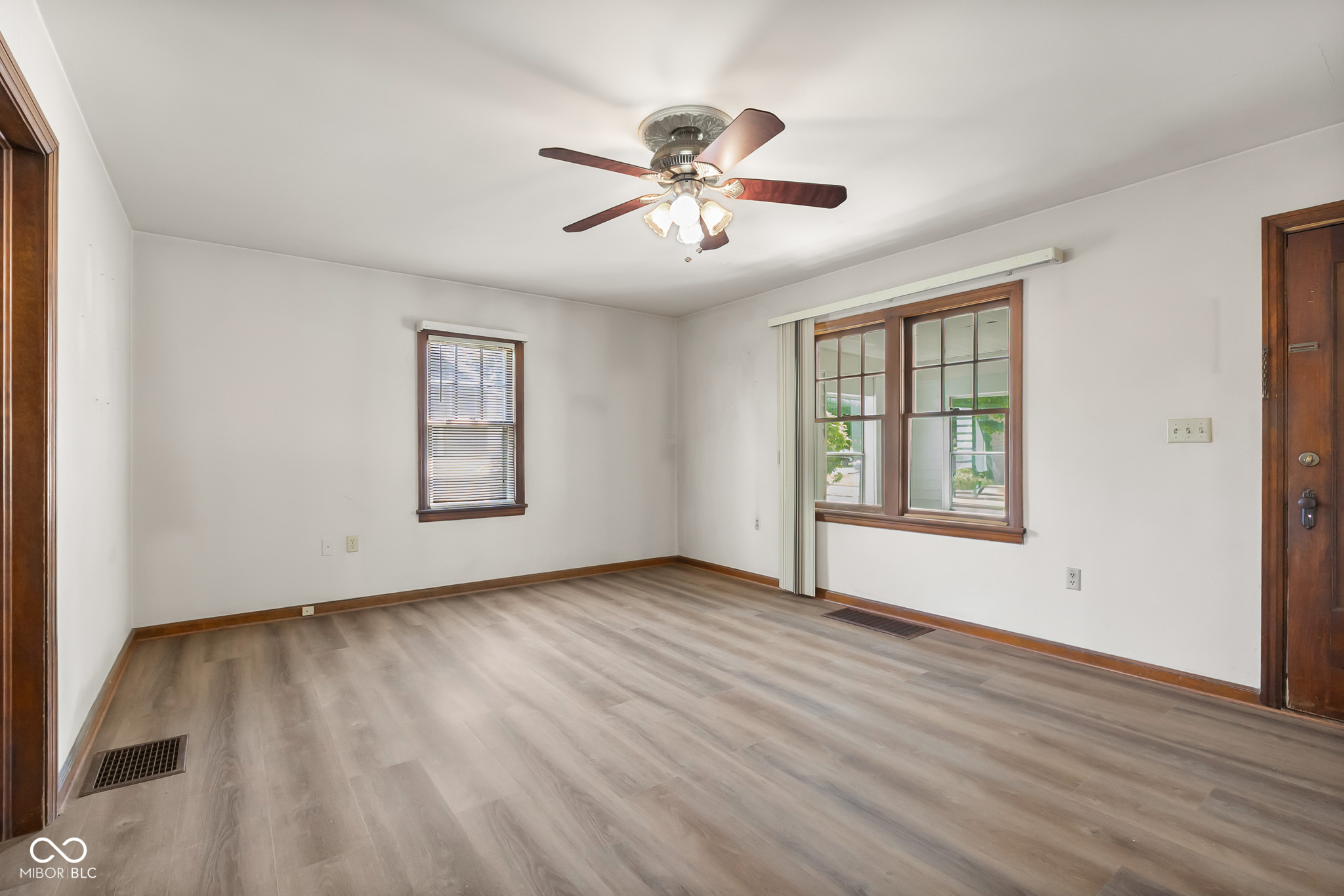 813 Central Place Columbus, IN 47201 - Photo 9 of 43