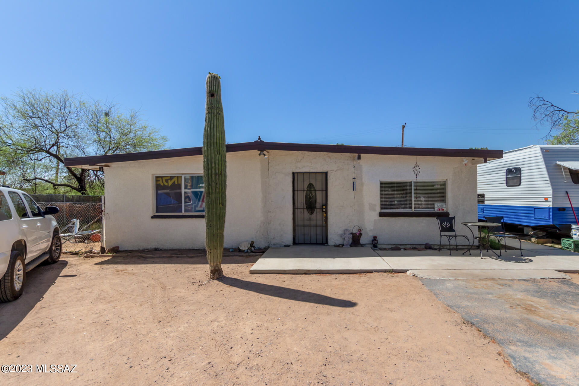 2561 West Alvaro Road Tucson, AZ 85746 - Photo 2 of 40 Gallery Image 2