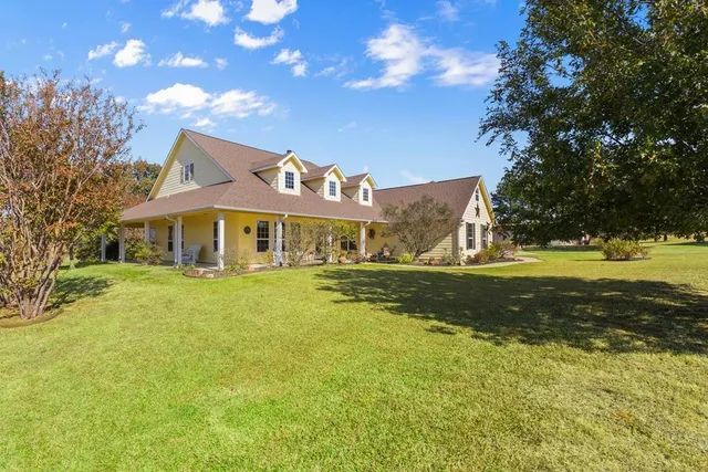 a front view of house with yard