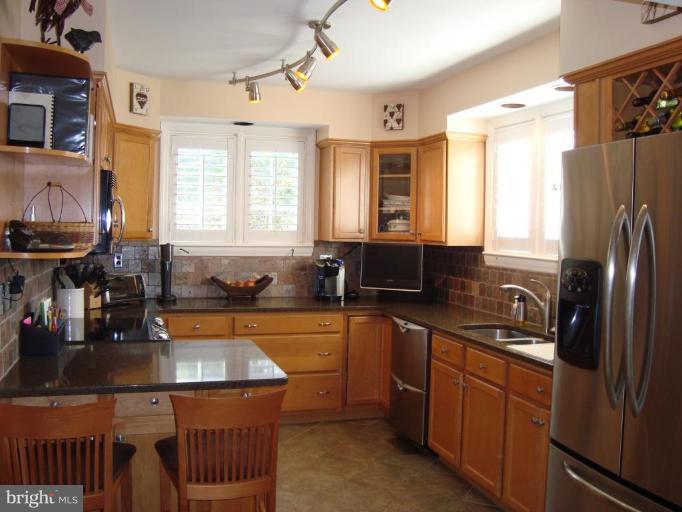 205 Longwood Road Baltimore, MD 21210 - Photo 2 of 18 Kitchen