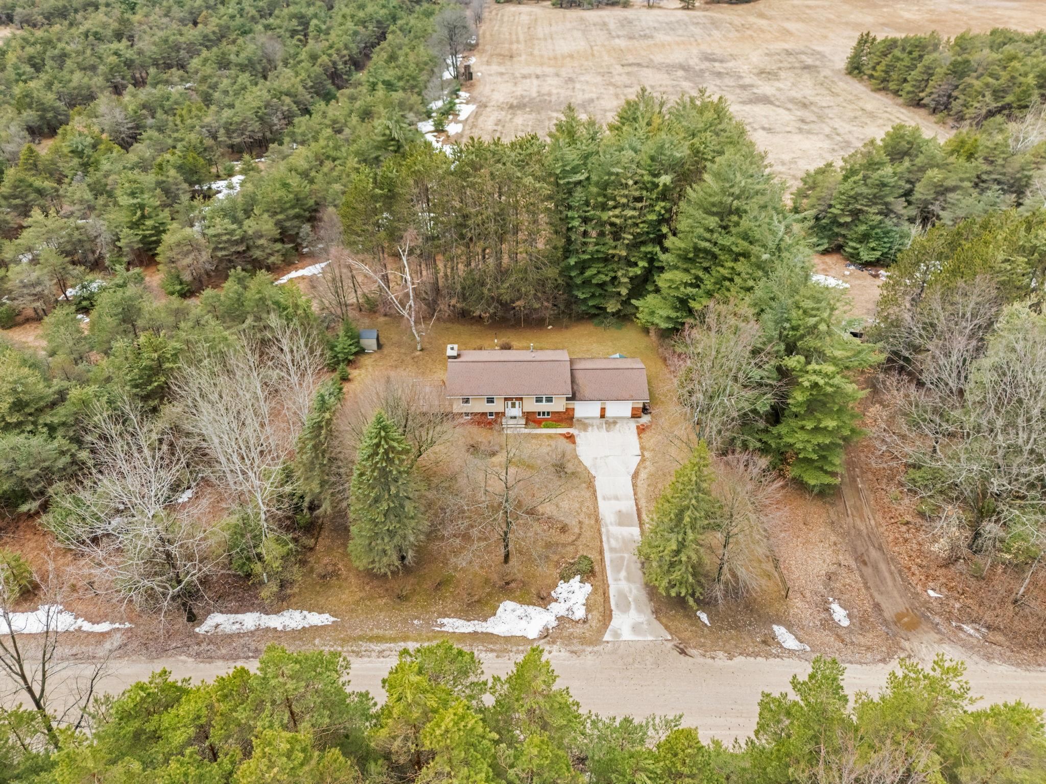2230 43 1/2 Road Cadillac, MI 49601 - Photo 51 of 52 1943485-3bd93566-95a4-4db2-ac90-552cdebd7aec.JPG