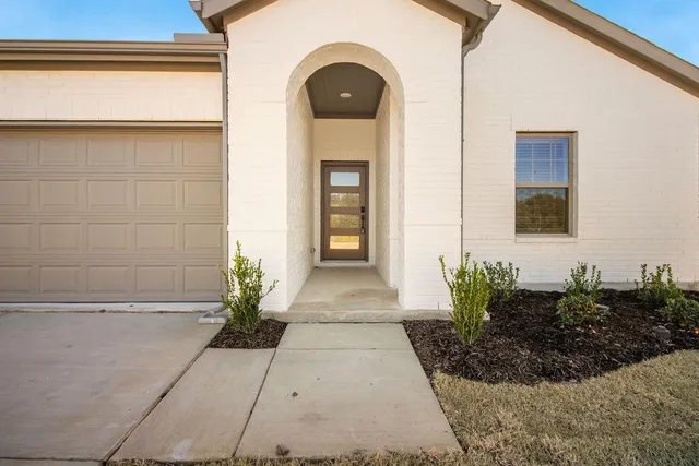 $2,849 | 3204 Royal Frst Drive, Denton, TX 76208