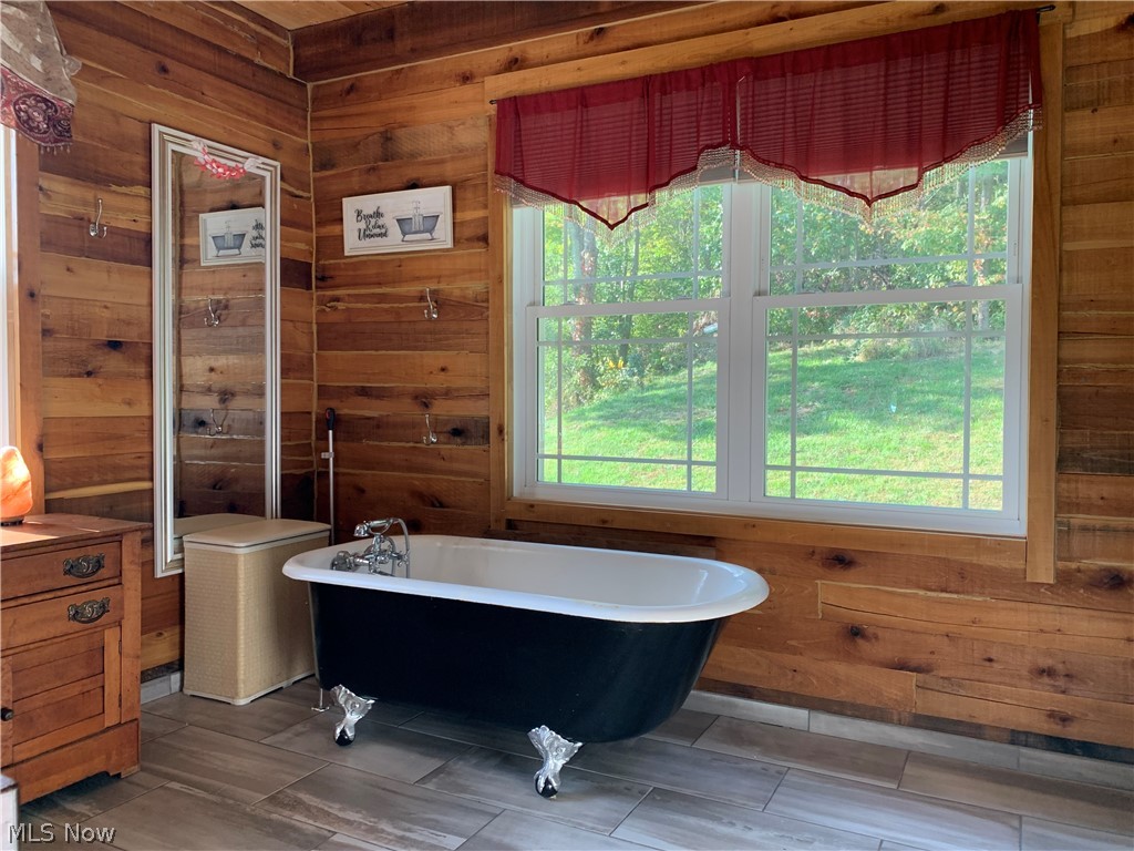 1761 Campbell Road Southwest New Philadelphia, OH 44663 - Photo 12 of 34 Gallery Image 12