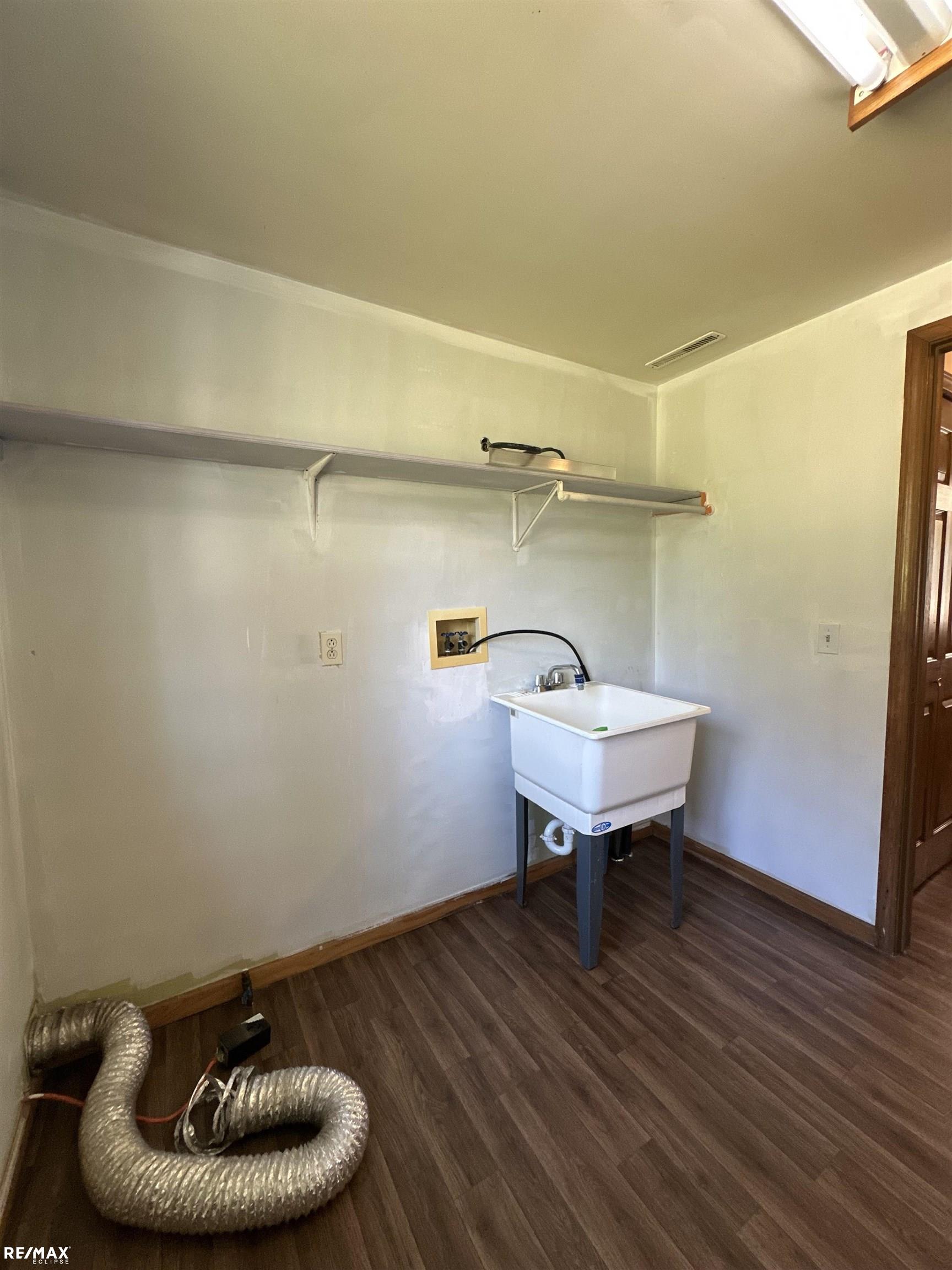 7464 Irish Road Millington, MI 48746 - Photo 9 of 29 50180058-e0056b68-8063-408c-b62f-a51c0084f6f2.JPG