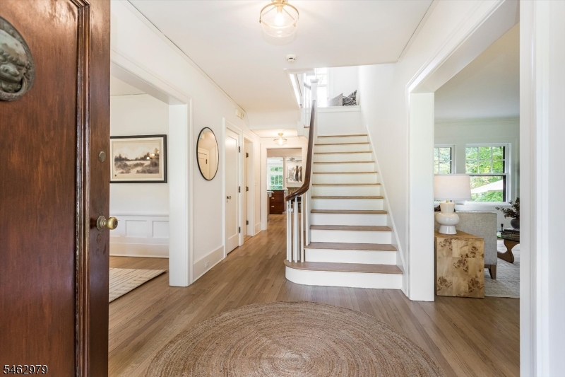 121 Christopher Street Montclair, NJ 07042 - Photo 4 of 47 Gallery Image 4