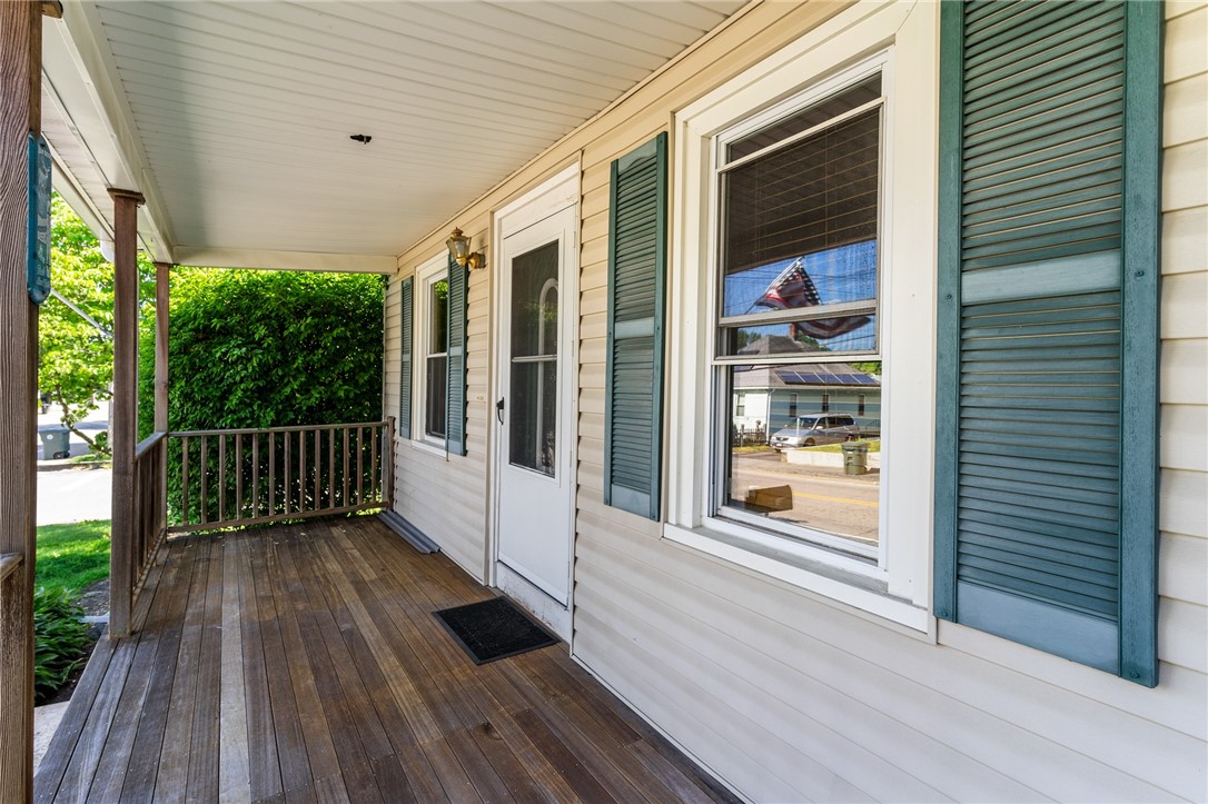 122 Read Avenue Coventry, RI 02816 - Photo 2 of 34