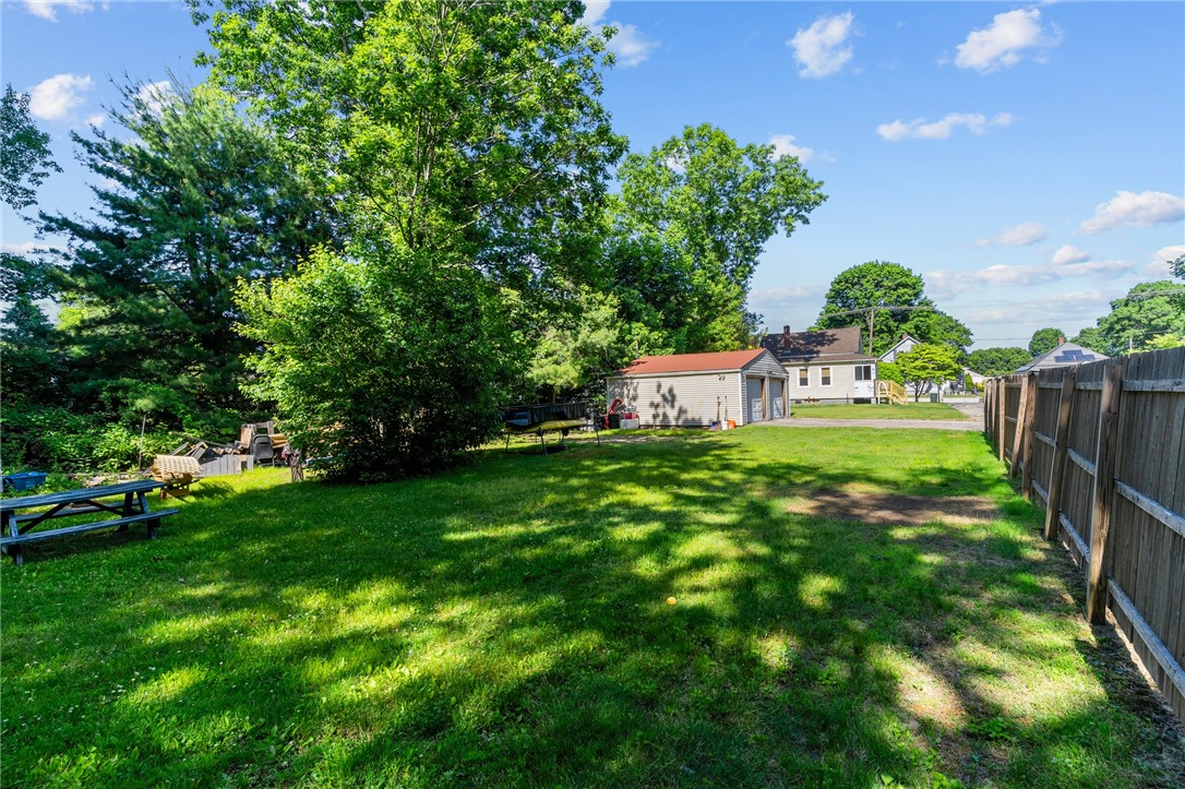 122 Read Avenue Coventry, RI 02816 - Photo 26 of 34
