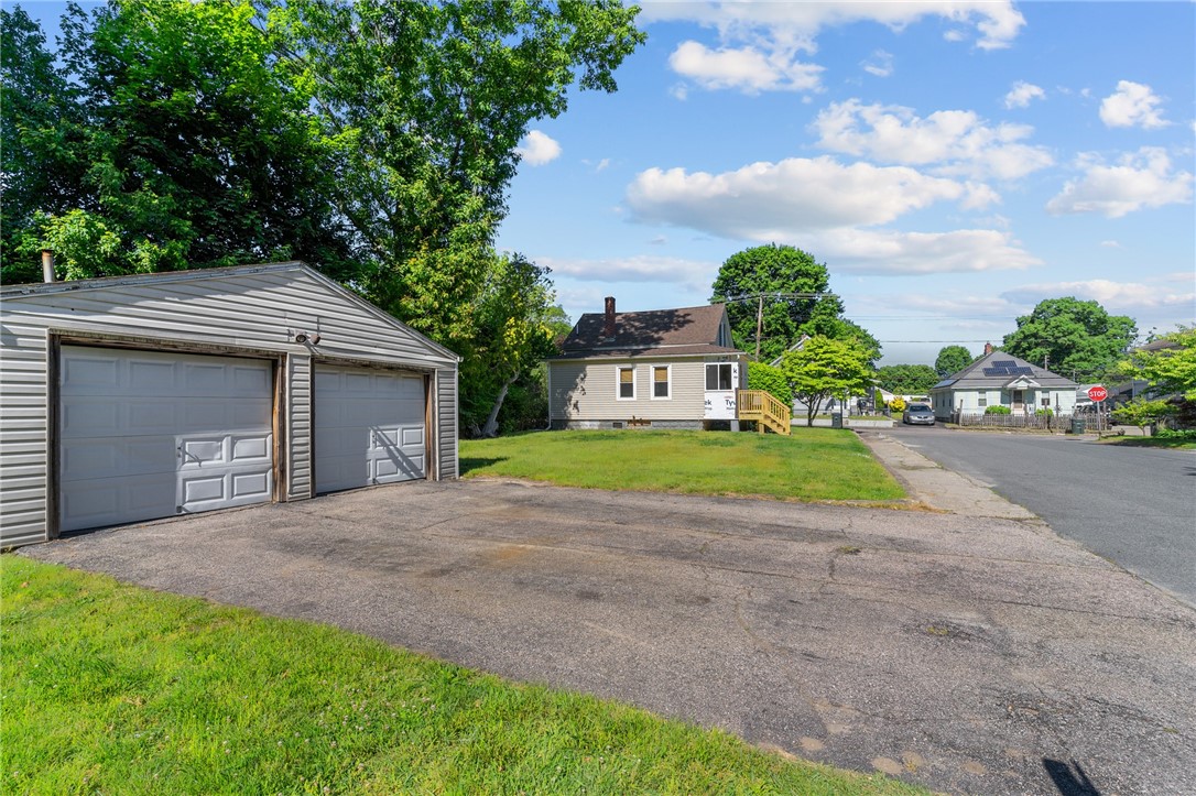 122 Read Avenue Coventry, RI 02816 - Photo 28 of 34