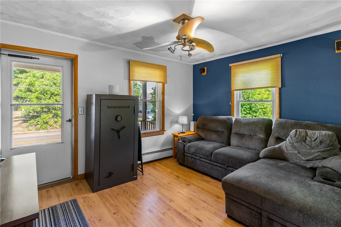 122 Read Avenue Coventry, RI 02816 - Photo 5 of 34