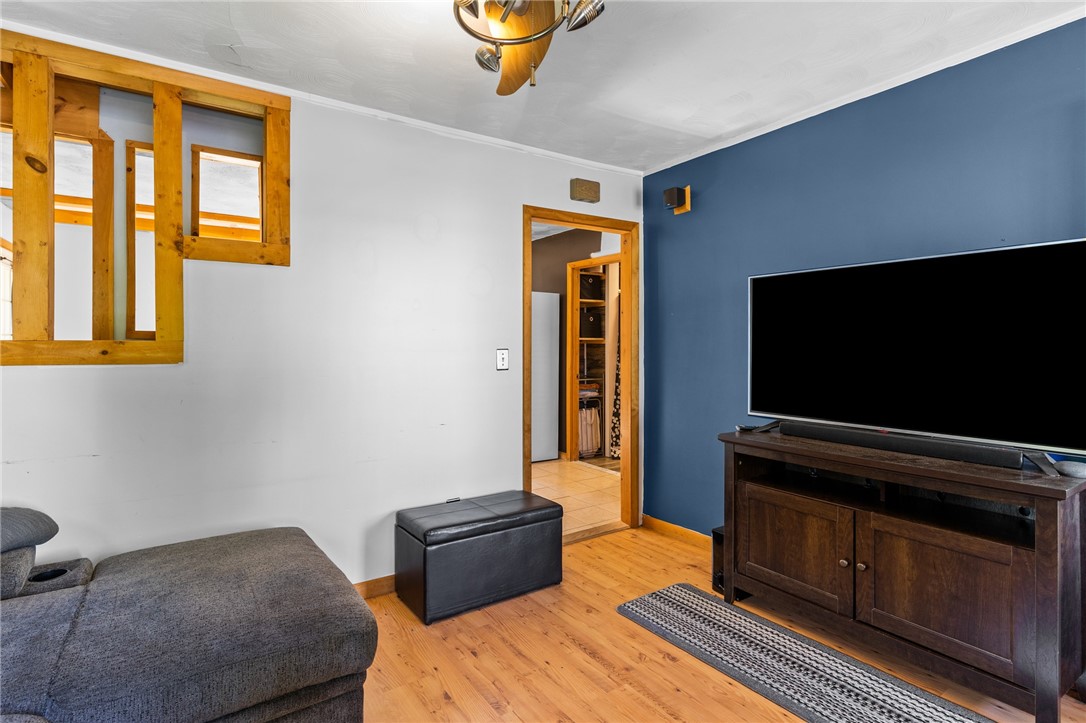 122 Read Avenue Coventry, RI 02816 - Photo 7 of 34