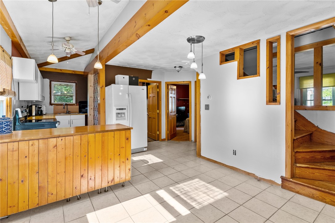 122 Read Avenue Coventry, RI 02816 - Photo 8 of 34