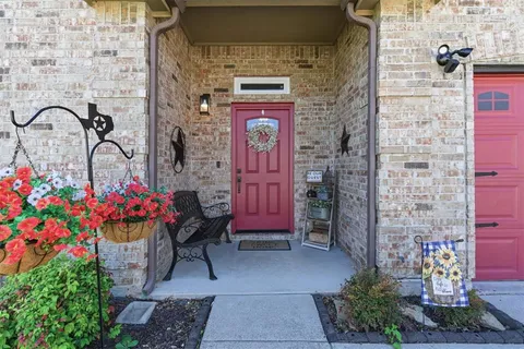$385,000 | 7804 Seven Oaks Lane, Denton, TX 76210