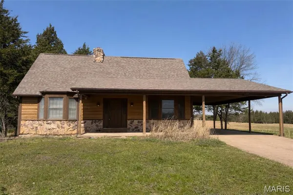 $330,000 | 4455 Cedar Tree Lane, De Soto, MO 63020