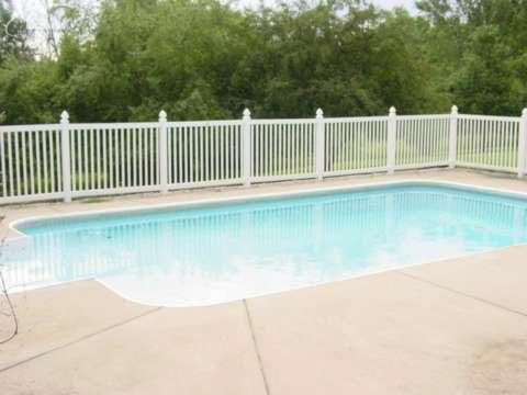8421 Dean Road Fenton, MI 48430 - Photo 12 of 14 20366151-11.JPG