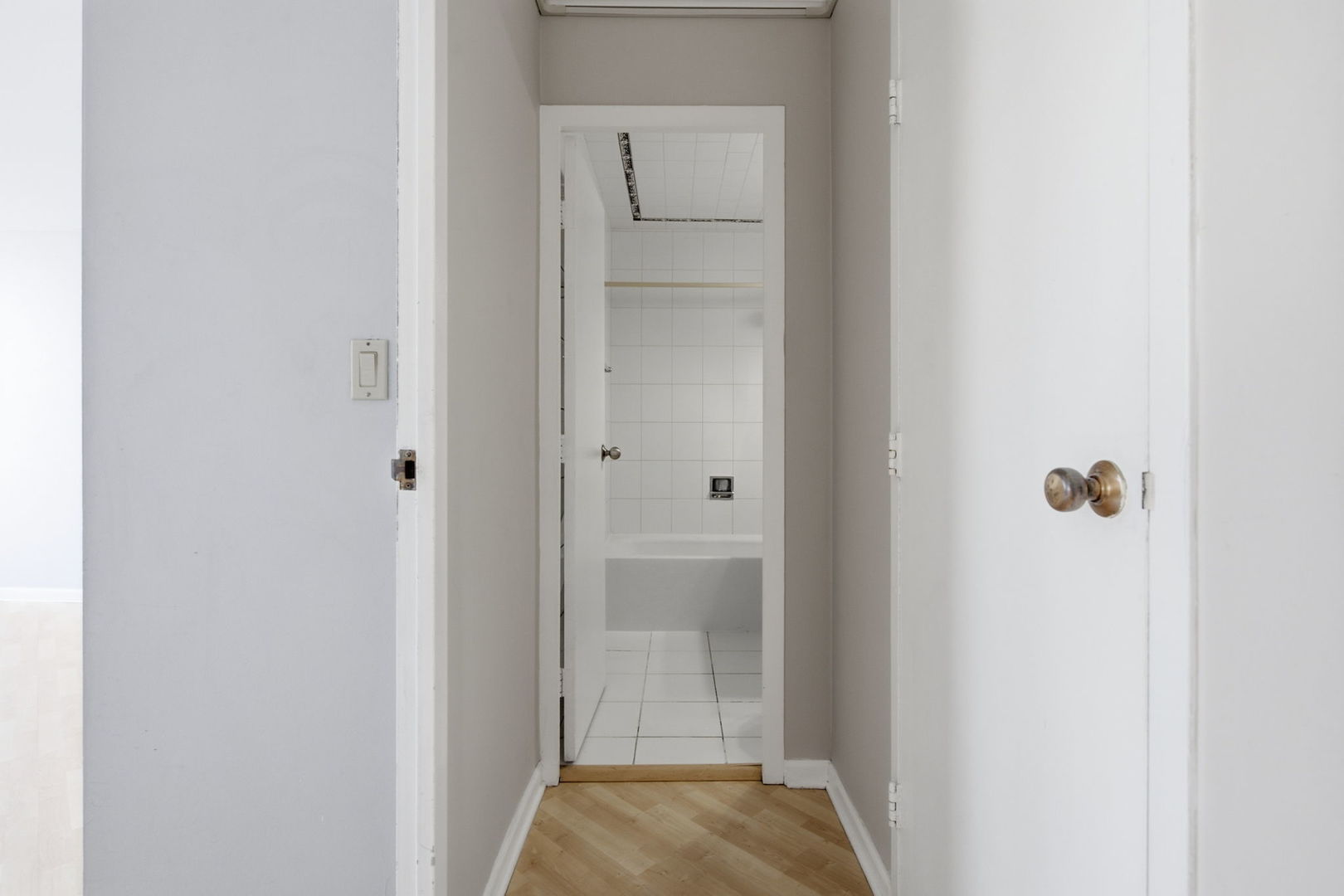 5757 North Sheridan Road, Unit 19D Chicago, IL 60660 - Photo 16 of 29 Gallery Image 16