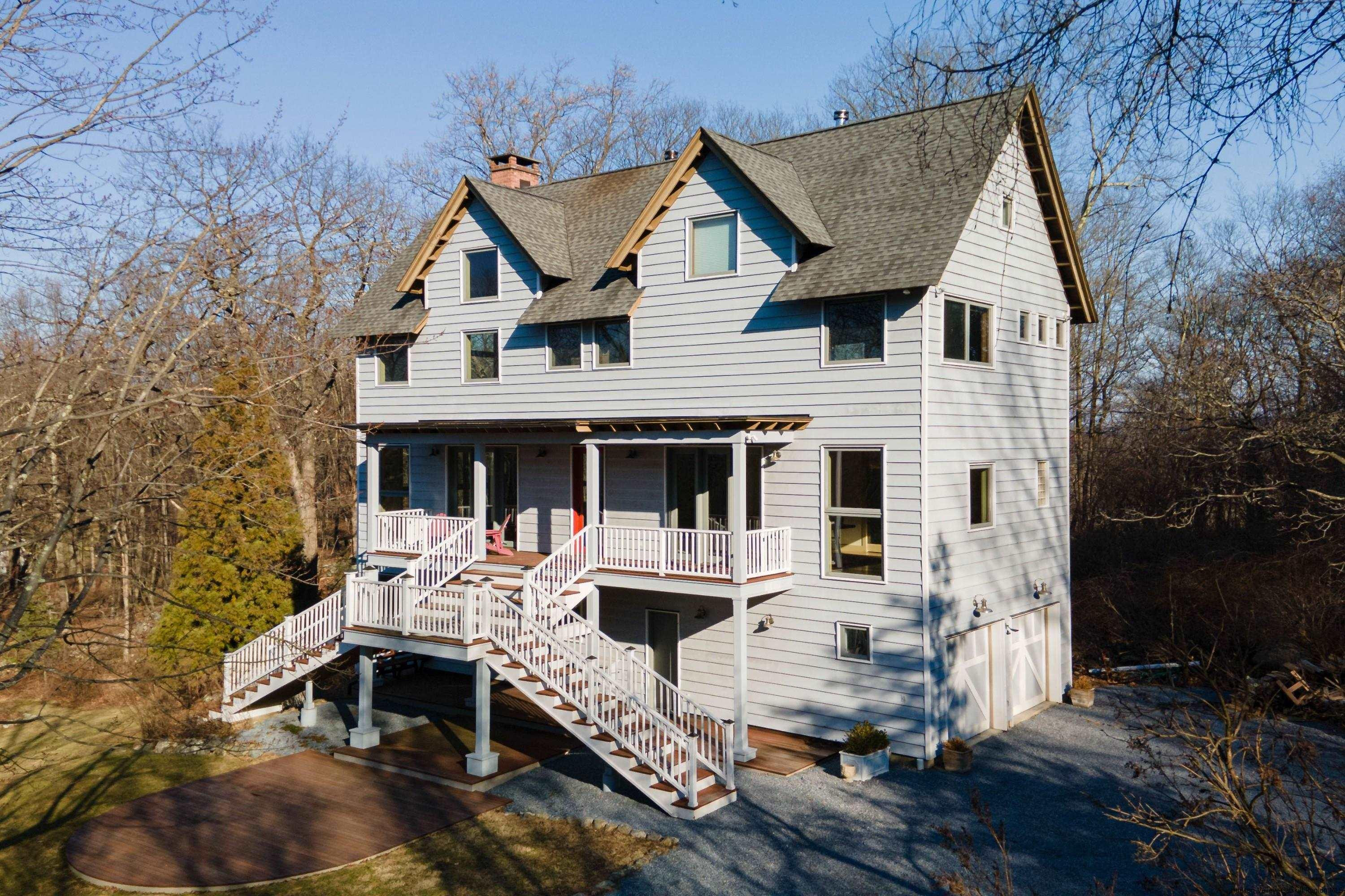 21 Private Way Garrison, NY 10524 - Photo 9 of 35 front view of house with a yard