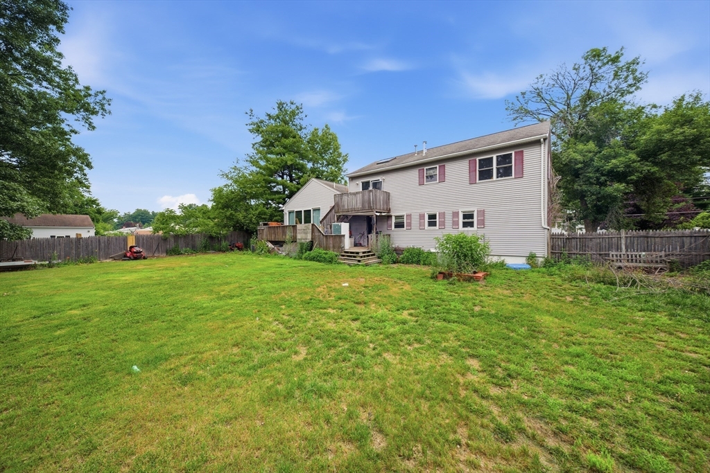 12 Harjean Road Billerica, MA 01821 - Photo 4 of 27