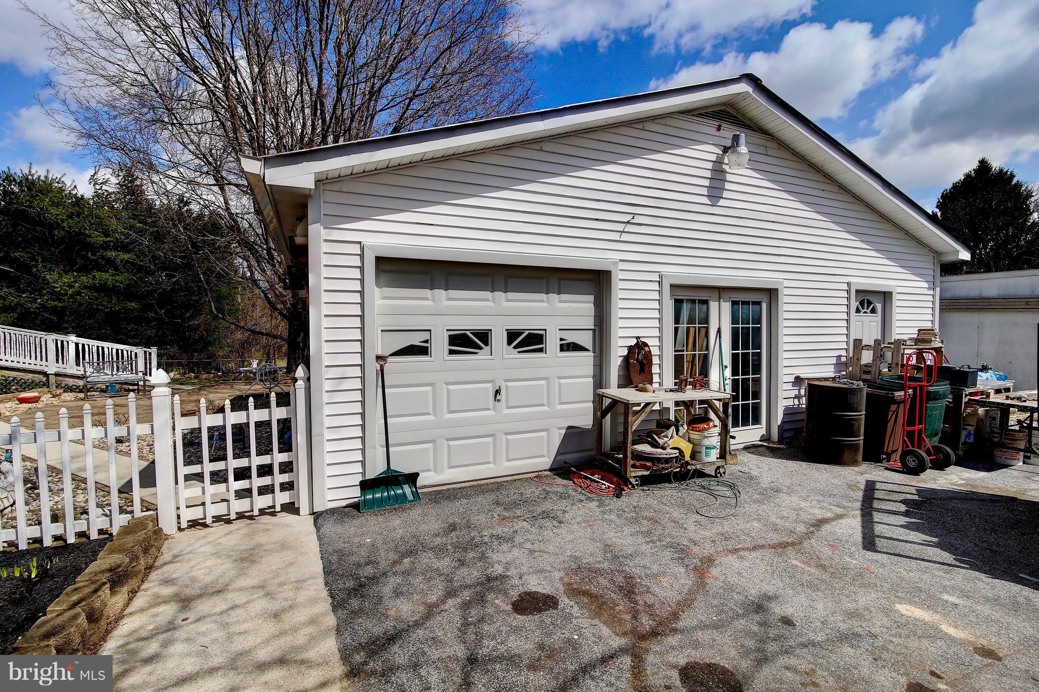 3101 Grade Road Falling Waters, WV 25419 - Photo 24 of 27 Garage