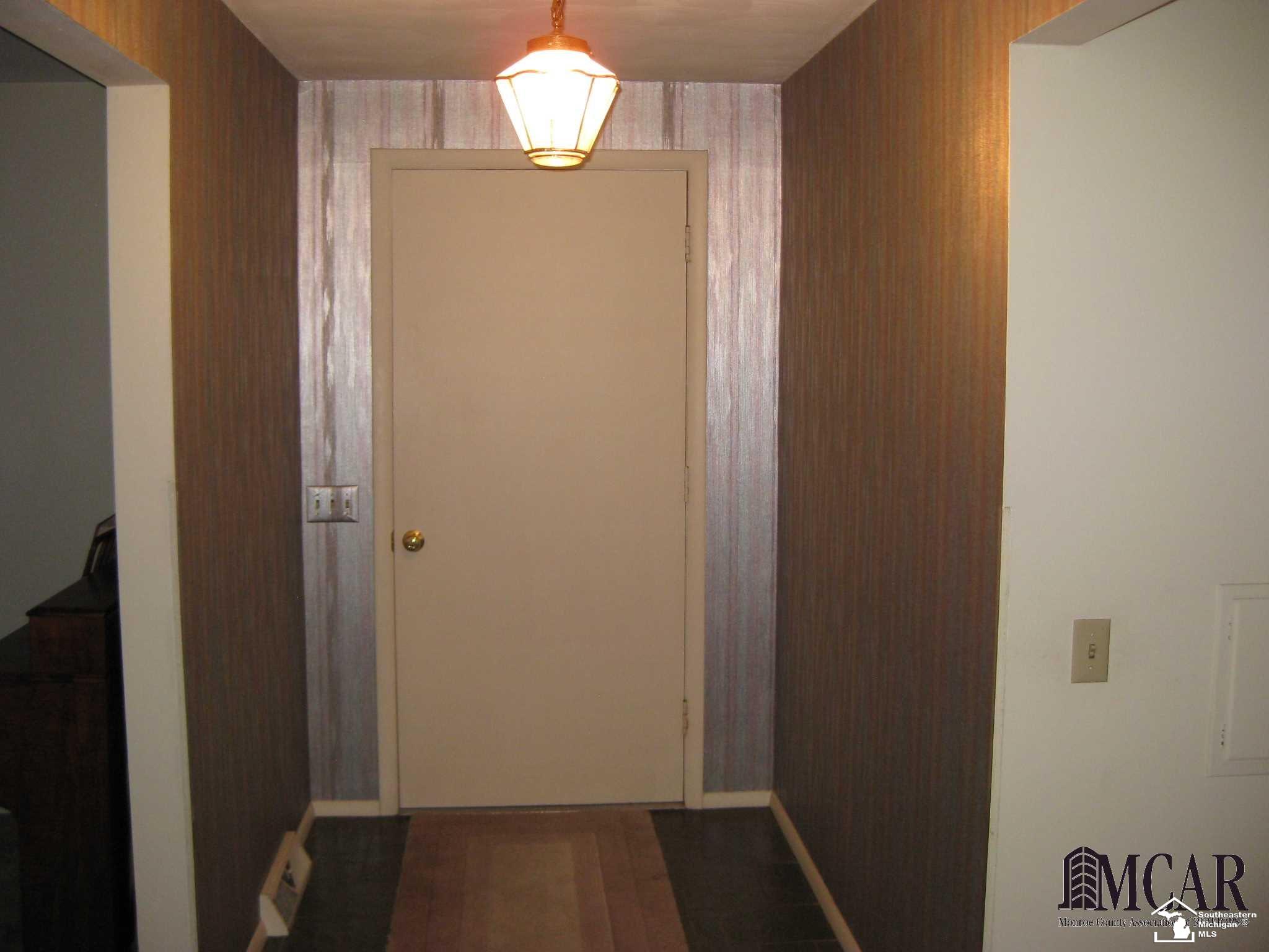 14570 Lincoln Road Monroe, MI 48161 - Photo 5 of 15 21459704-4.JPG