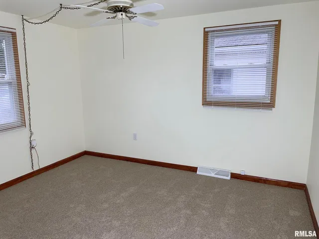 $94,000 | 687 5th Street, Omaha, IL 62871