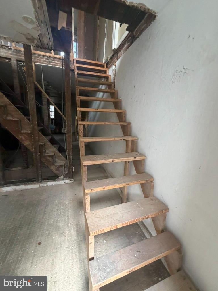 1610 Lemmon Street Baltimore, MD 21223 - Photo 11 of 22 a view of entryway