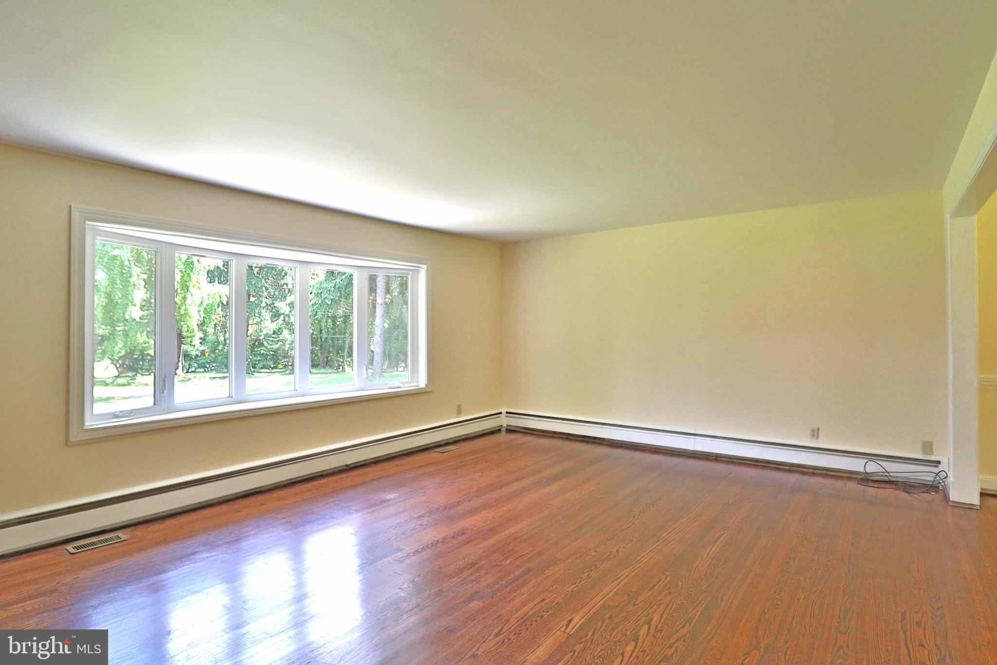 6708 Cherry Hill Road Baldwin, MD 21013 - Photo 4 of 44 an empty room with a window