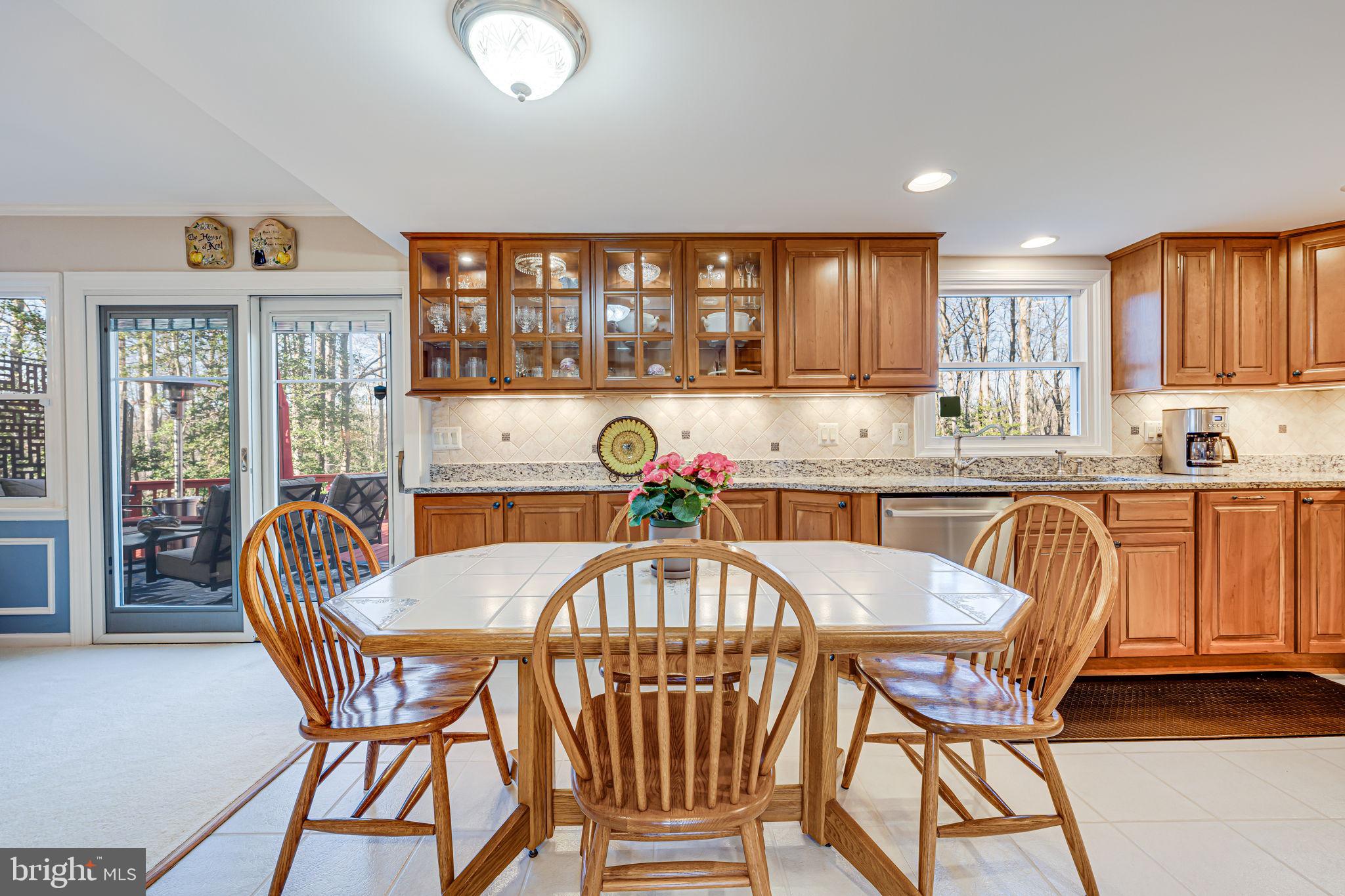 668 Hope Road Stafford, VA 22554 - Photo 8 of 99 Kitchen Table Space