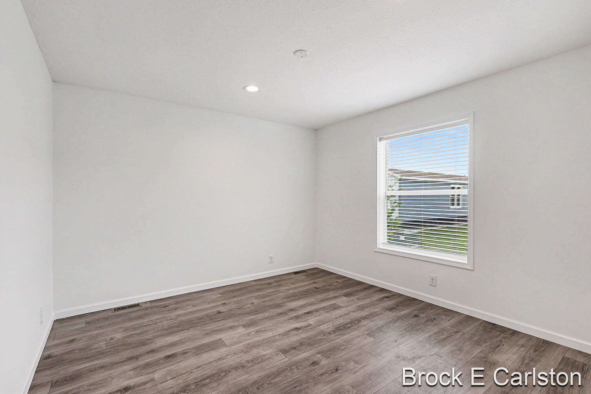 1283 East Ellis Road, Unit 28 Muskegon, MI 49441 - Photo 15 of 16 QJ1A9190