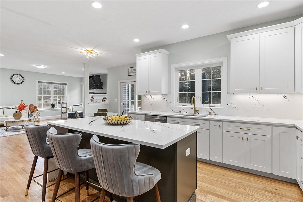 27 Spring Road Westborough, MA 01581 - Photo 14 of 41