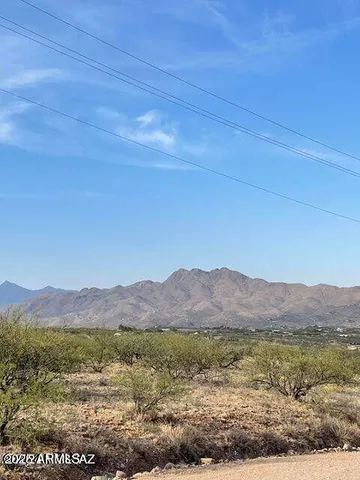a view of an ocean from a yard