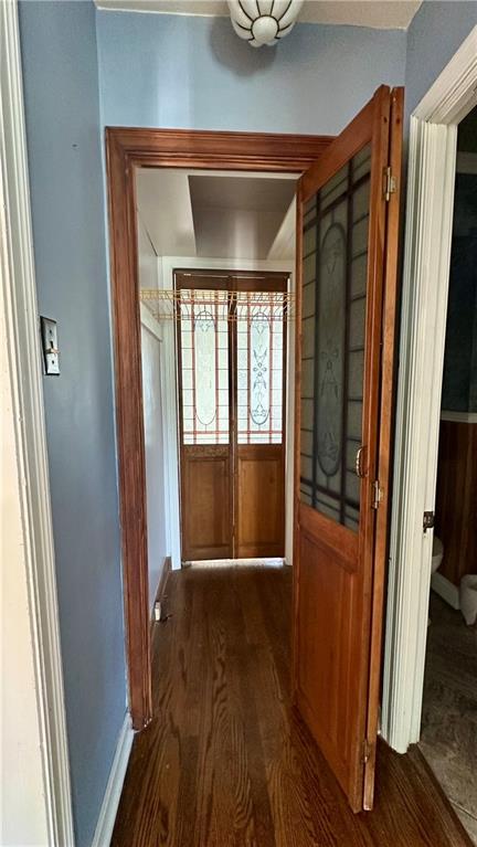 111 South Atlantic Avenue Cheswick, PA 15024 - Photo 27 of 43 a view of a hallway with wooden floor and staircase