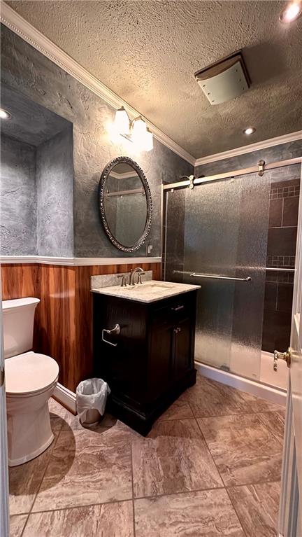 111 South Atlantic Avenue Cheswick, PA 15024 - Photo 28 of 43 a bathroom with a sink and a mirror