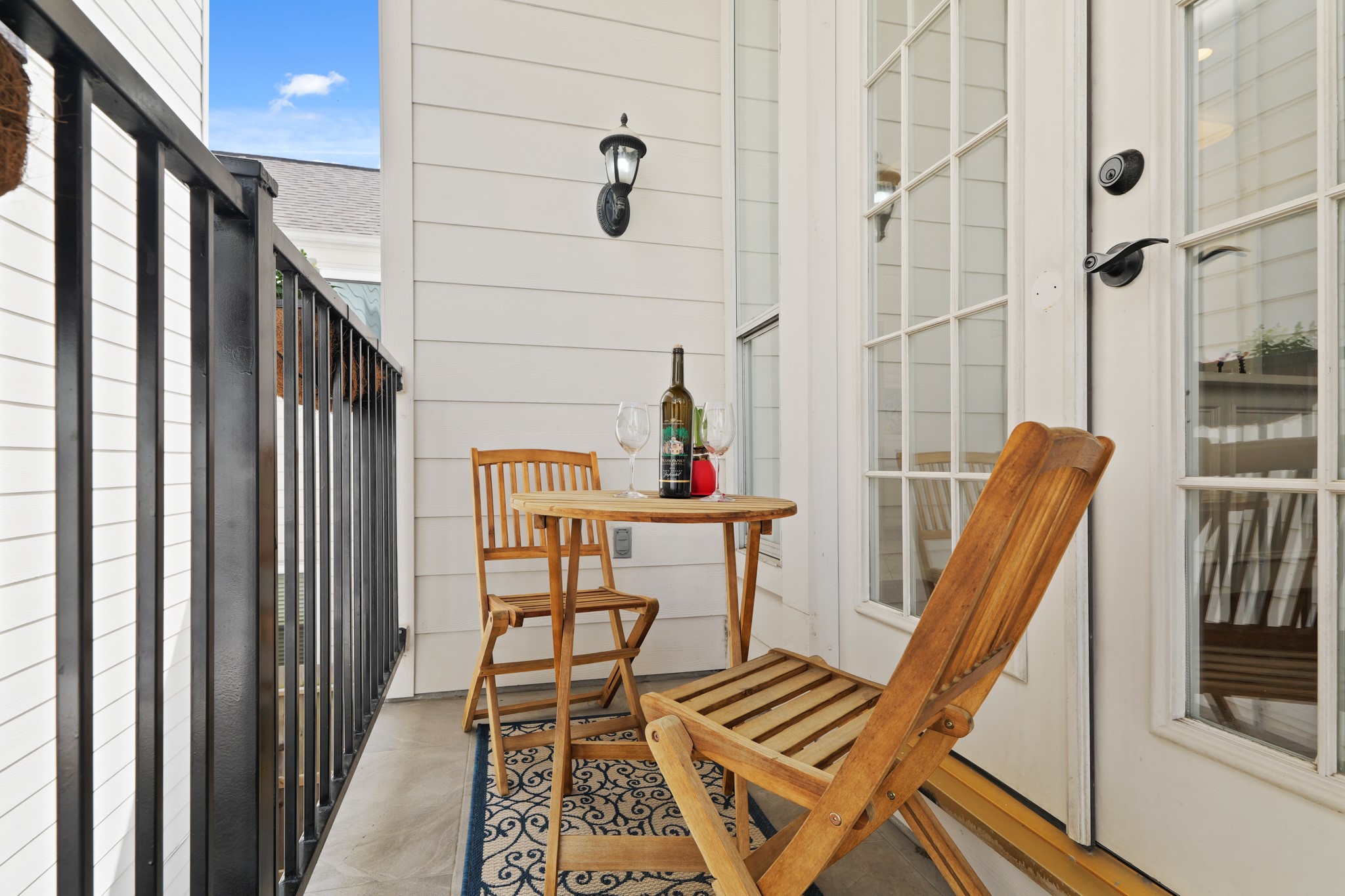 1330 Malone Street Houston, TX 77007 - Photo 11 of 23 You'll love the balcony off of the kitchen for your morning coffee or evening cocktail.